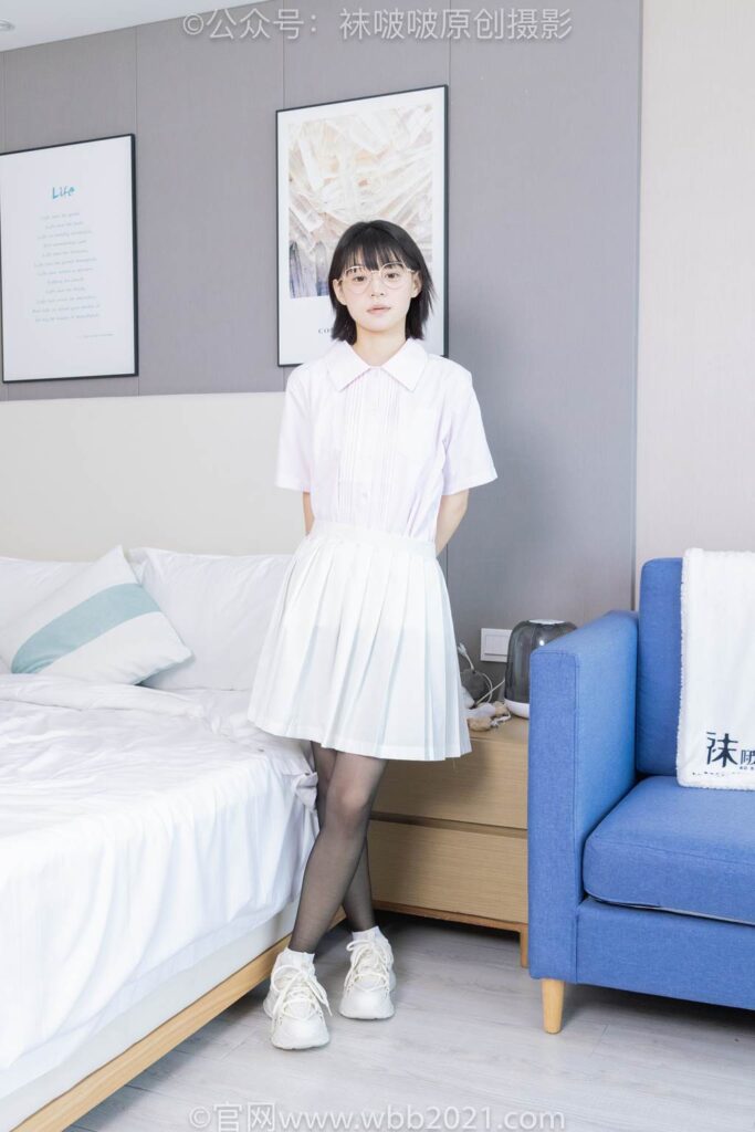 [BoBoSocks袜啵啵]NO.449 糯米 运动鞋、白棉袜、黑丝[148P/1V/7.58GB]插图1