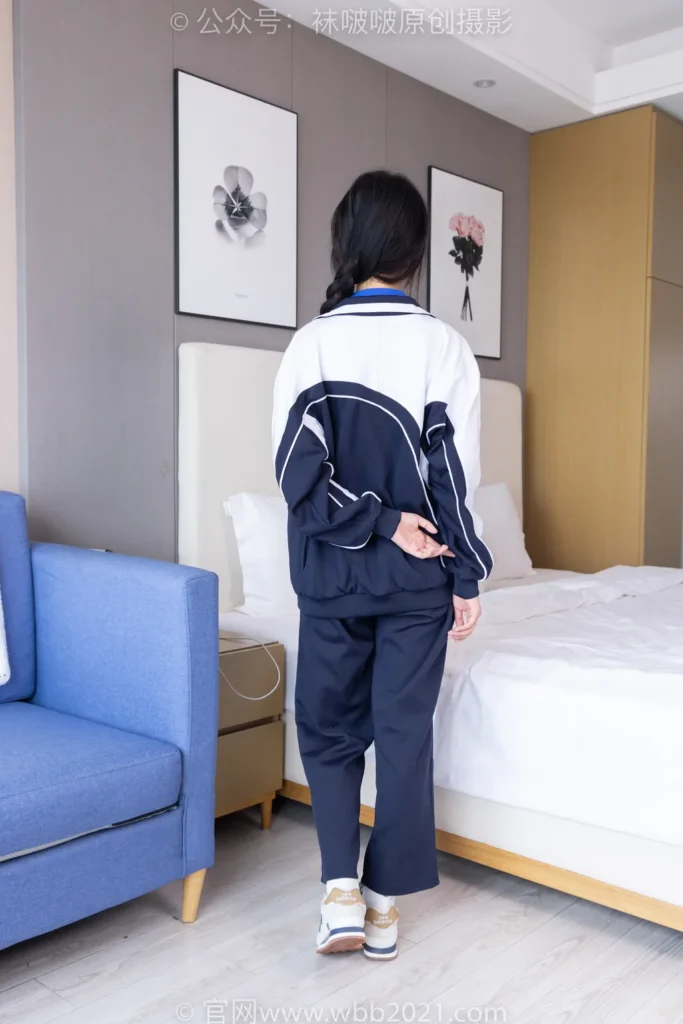 [BoBoSocks袜啵啵]NO.456 甜甜圈-运动鞋、白棉袜、裸足、校服[150P/1V/6.46GB]插图3