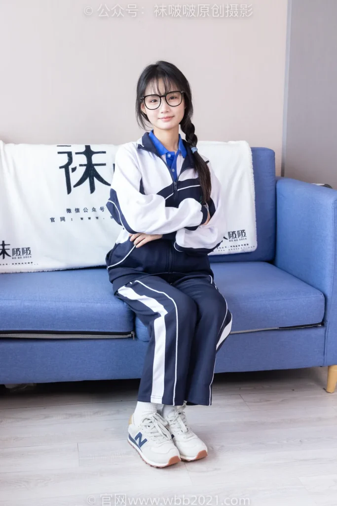 [BoBoSocks袜啵啵]NO.456 甜甜圈-运动鞋、白棉袜、裸足、校服[150P/1V/6.46GB]插图1