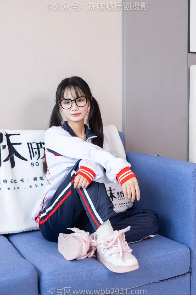 [BoBoSocks袜啵啵]NO.458 甜甜圈-板鞋、白棉袜、肉丝、校服裤里丝[150P/1V/7.35GB]插图3