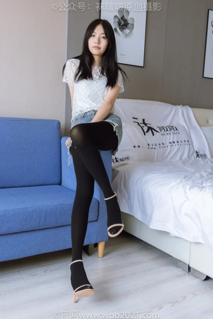 [BoBoSocks袜啵啵]NO.459 小甜豆-高跟凉鞋、厚黑丝、穿鞋踩包子和橘子剧情[150P/1V/9.04GB]插图2