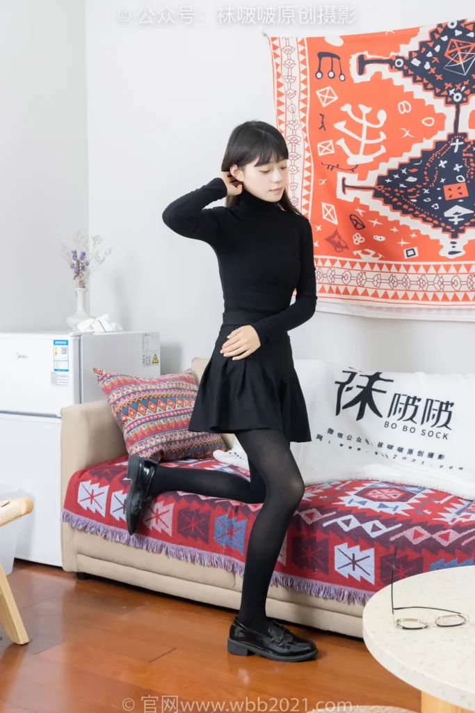 [BoBoSocks袜啵啵]NO.466 糯米-皮鞋、厚黑丝[140P/1V/7.09GB]插图2