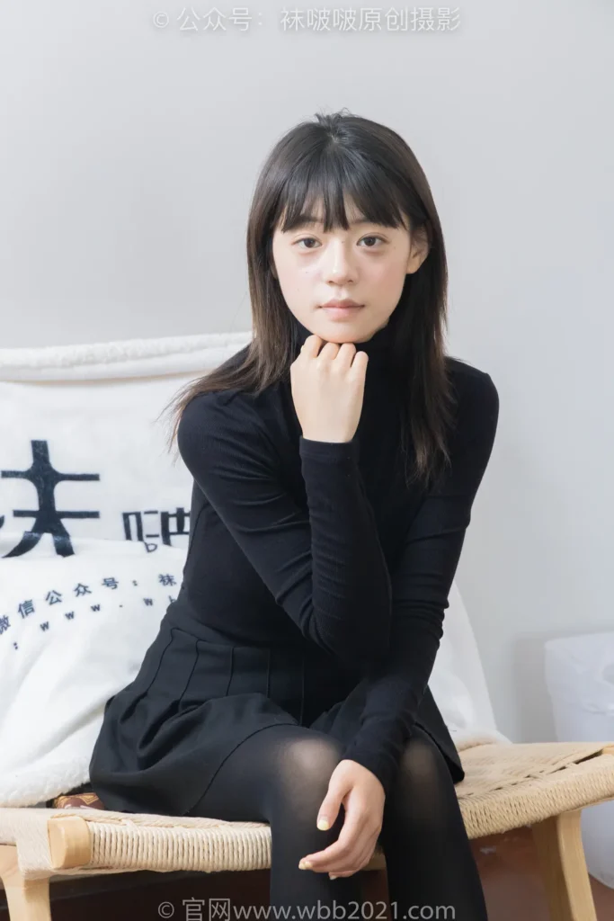 [BoBoSocks袜啵啵]NO.466 糯米-皮鞋、厚黑丝[140P/1V/7.09GB]插图3