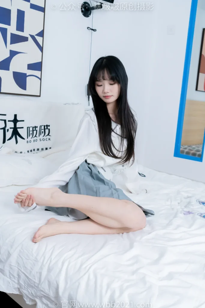 [BoBoSocks袜啵啵]NO.468 甜甜圈-高跟凉鞋、厚白丝、裸足、丝袜和裸足踩蓝莓剧情[150P/1V/7.57GB]插图