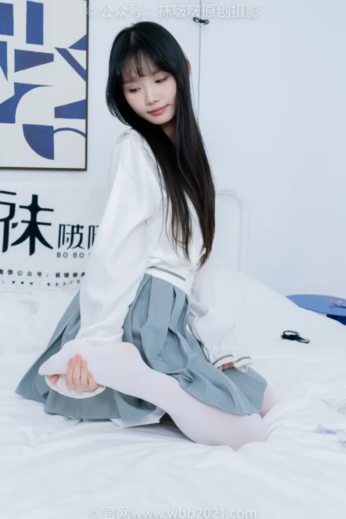 [BoBoSocks袜啵啵]NO.468 甜甜圈-高跟凉鞋、厚白丝、裸足、丝袜和裸足踩蓝莓剧情[150P/1V/7.57GB]插图3