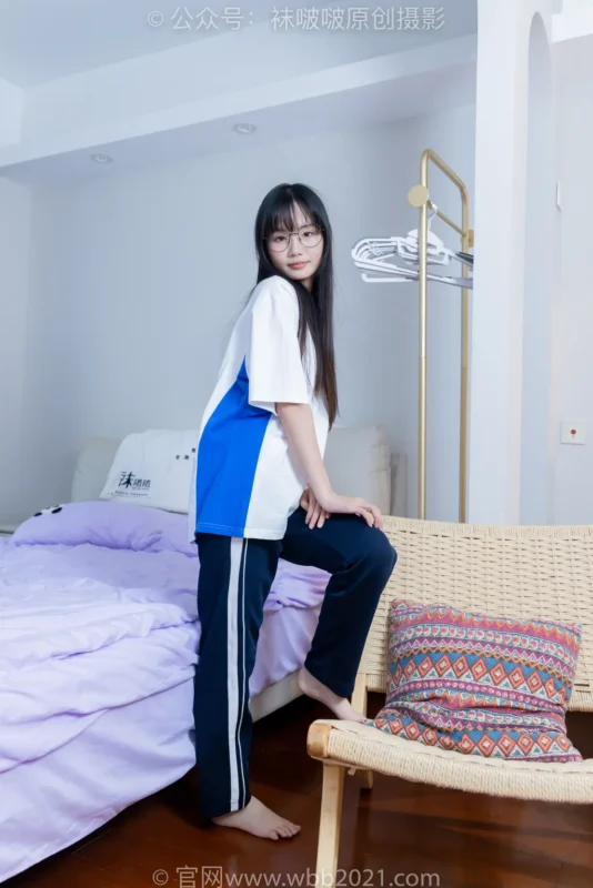 [BoBoSocks袜啵啵]NO.471 甜甜圈-高跟鞋、黑丝、短肉丝、裸足、校服裤里丝[150P/1V/6.89GB]-无料摄影圈