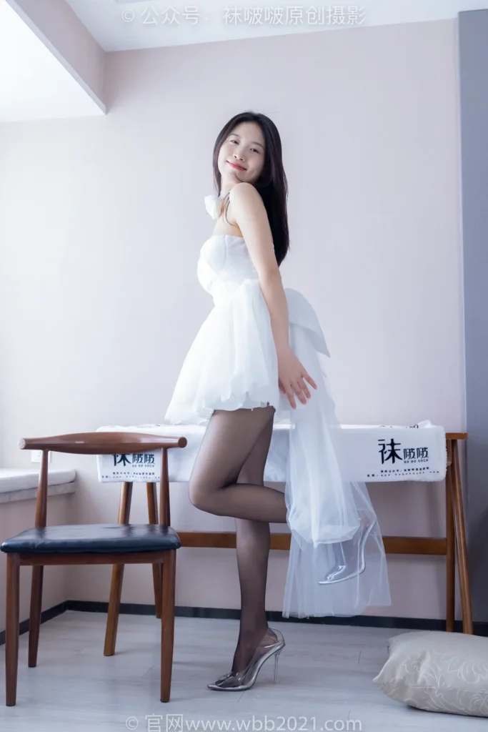 [BoBoSocks袜啵啵]NO.478 芝士 两双高跟鞋、黑丝、红丝[169P/1V/6.76GB]插图