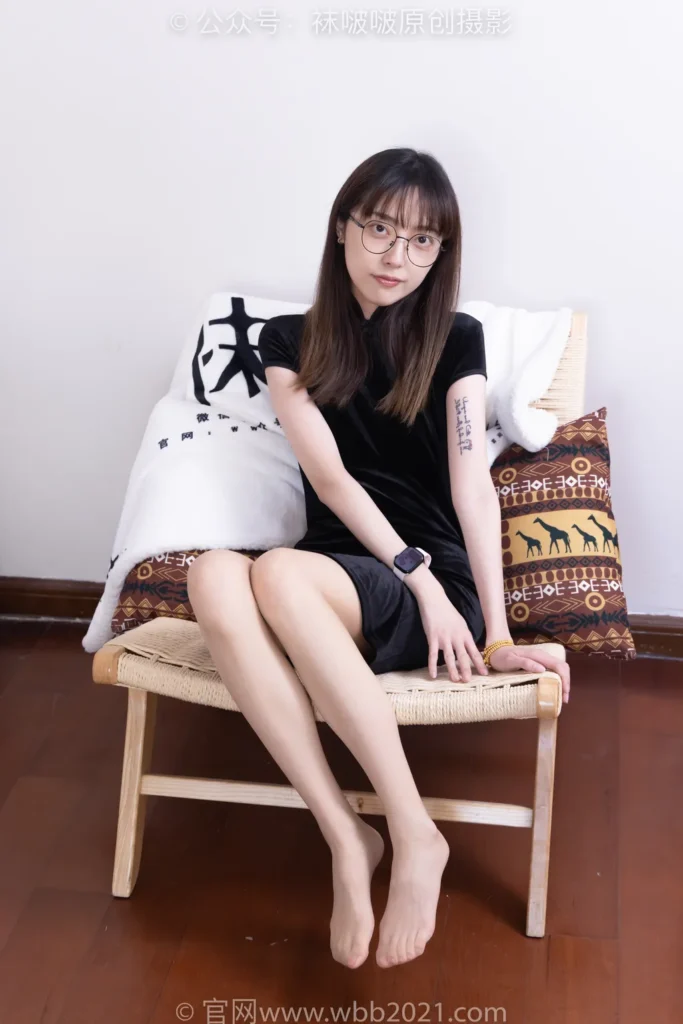 [BoBoSocks袜啵啵]NO.482 稚予-高跟鞋、厚黑丝大腿袜、肉丝、旗袍[140P/1V/5.56GB]插图3