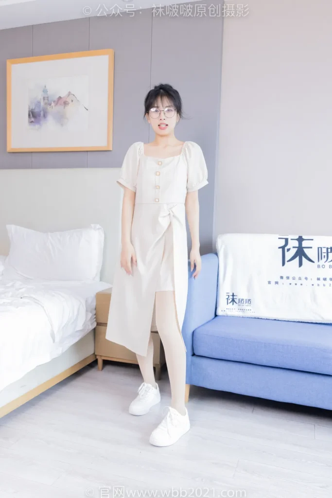 [BoBoSocks袜啵啵]NO.483 奶油-板鞋、白船袜厚肉丝叠穿、厚肉丝、瑜伽动作、船袜和丝袜分别踩葡萄剧情[170P/1V/7.13GB]插图1