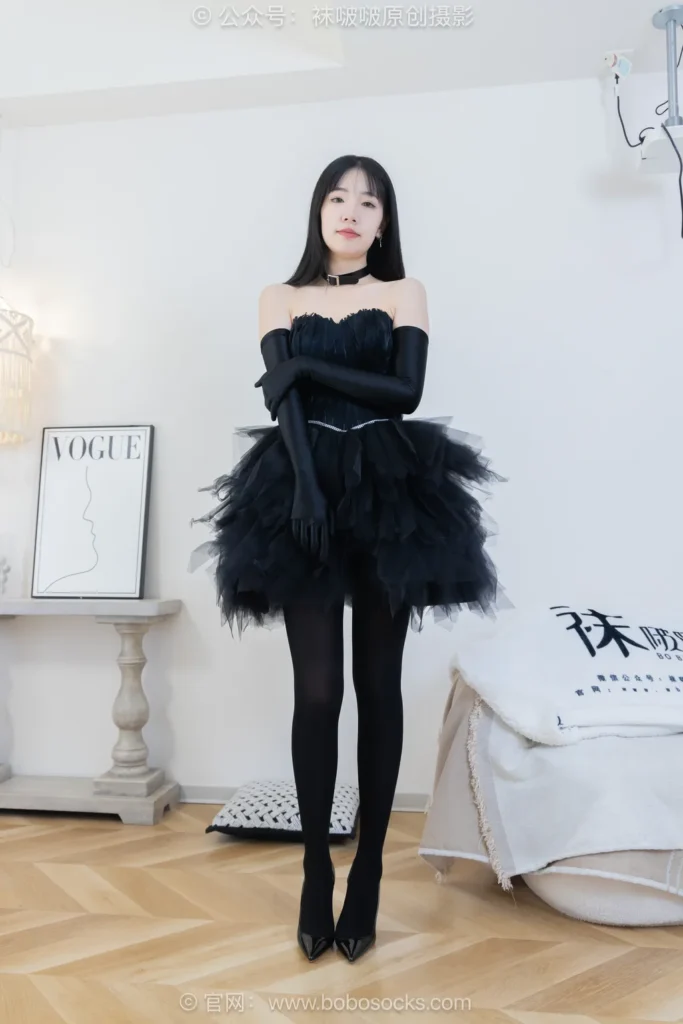 [BoBoSocks袜啵啵]NO.487 小甜豆 高跟鞋、油亮厚黑丝、黑色丝手套[145P/1V/5.59GB]插图1