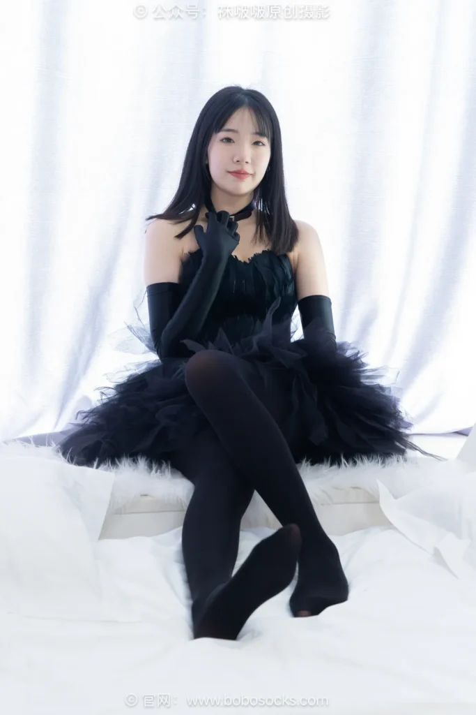 [BoBoSocks袜啵啵]NO.487 小甜豆 高跟鞋、油亮厚黑丝、黑色丝手套[145P/1V/5.59GB]插图3