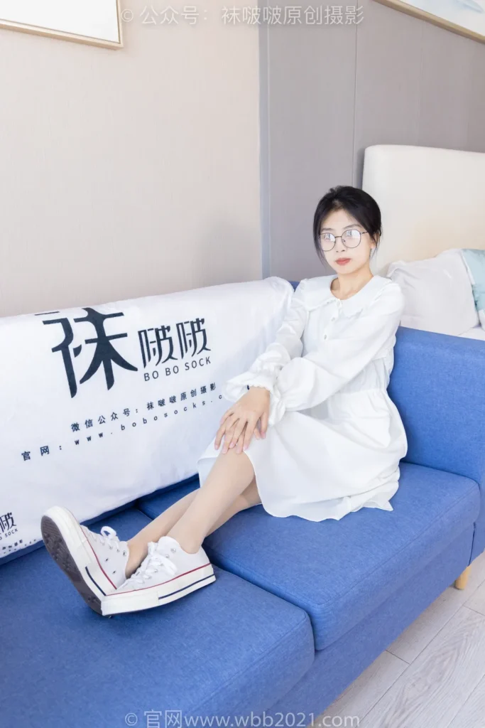 [BoBoSocks袜啵啵]NO.494 奶油-帆布鞋、薄肉丝、薄肉丝踩小蛋糕剧情[160P/1V/6.97GB]插图2