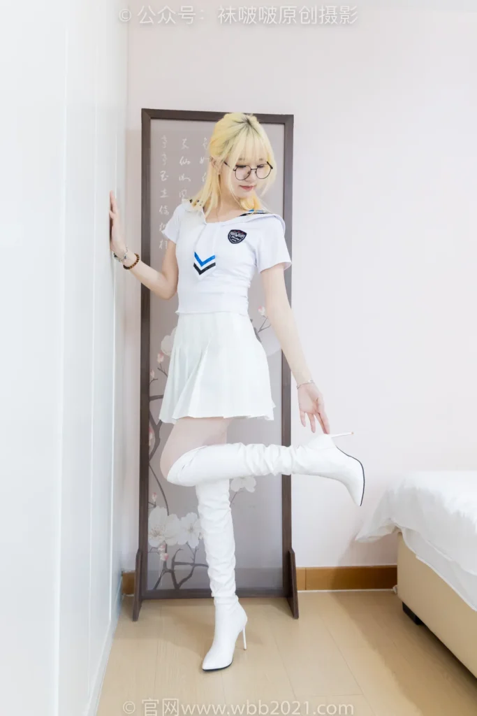 [BoBoSocks袜啵啵]NO.495 小甜豆 高跟长靴、白棉袜、薄白丝[150P/1V/5.92GB]插图1