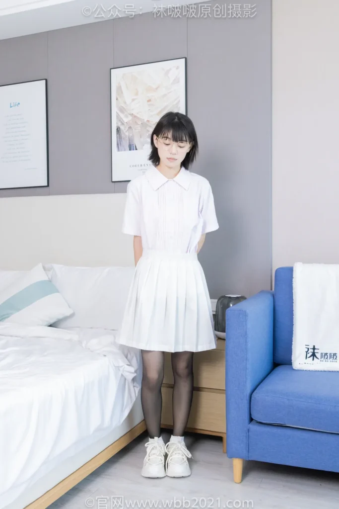 [BoBoSocks袜啵啵]NO.499 甜甜圈-高跟长靴、踩脚裤、厚黑丝五指袜、黑皮手套、裤里丝[144P/1V/6.38GB]插图1