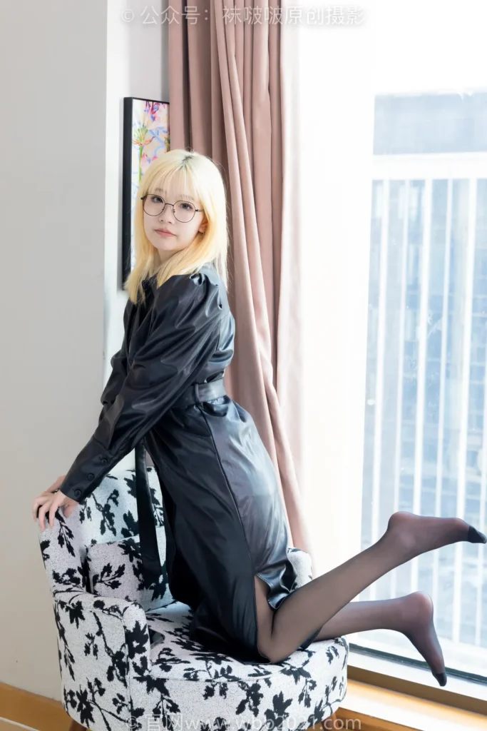 [BoBoSocks袜啵啵]NO.507 小甜豆 高跟长靴、薄黑丝、皮衣外套、ol风[140P/2V/5.96GB]插图3