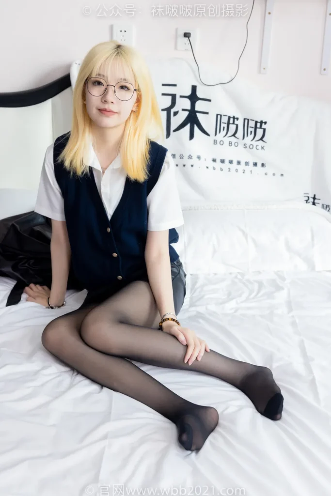 [BoBoSocks袜啵啵]NO.507 小甜豆 高跟长靴、薄黑丝、皮衣外套、ol风[140P/2V/5.96GB]插图1