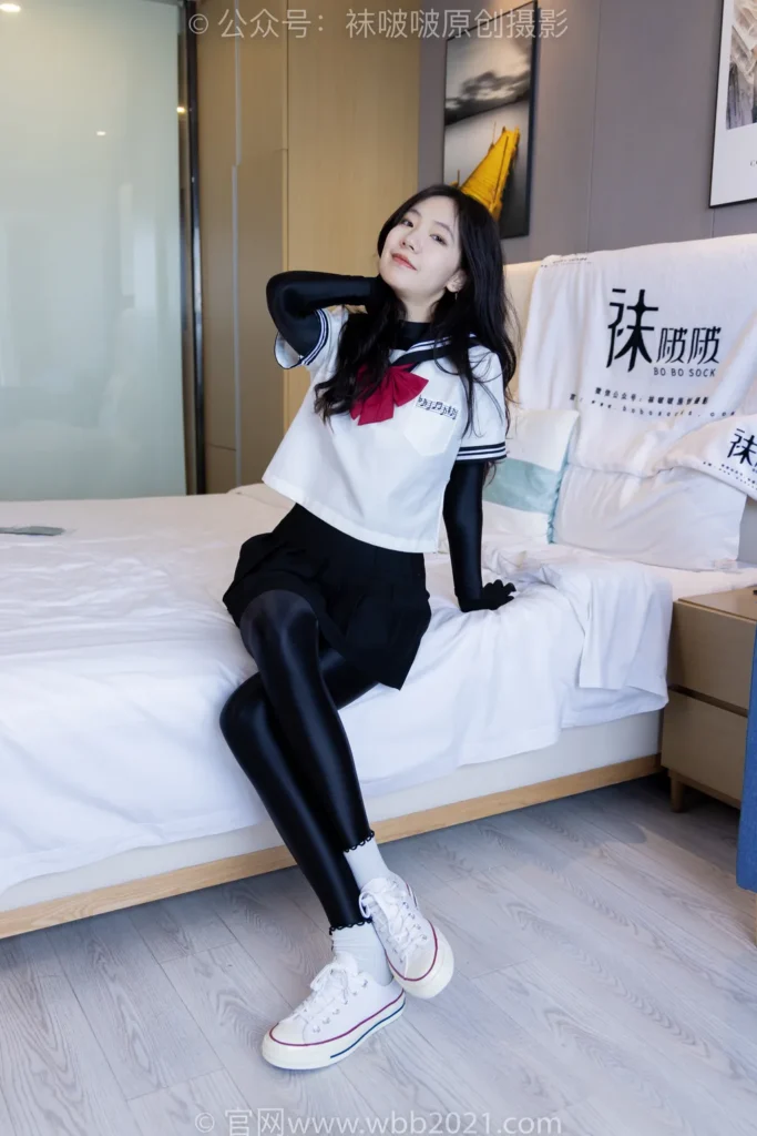 [BoBoSocks袜啵啵]NO.513 小甜豆 帆布鞋、白棉袜、厚黑丝五指袜、黑丝手套[140P/1V/6.07GB]插图2