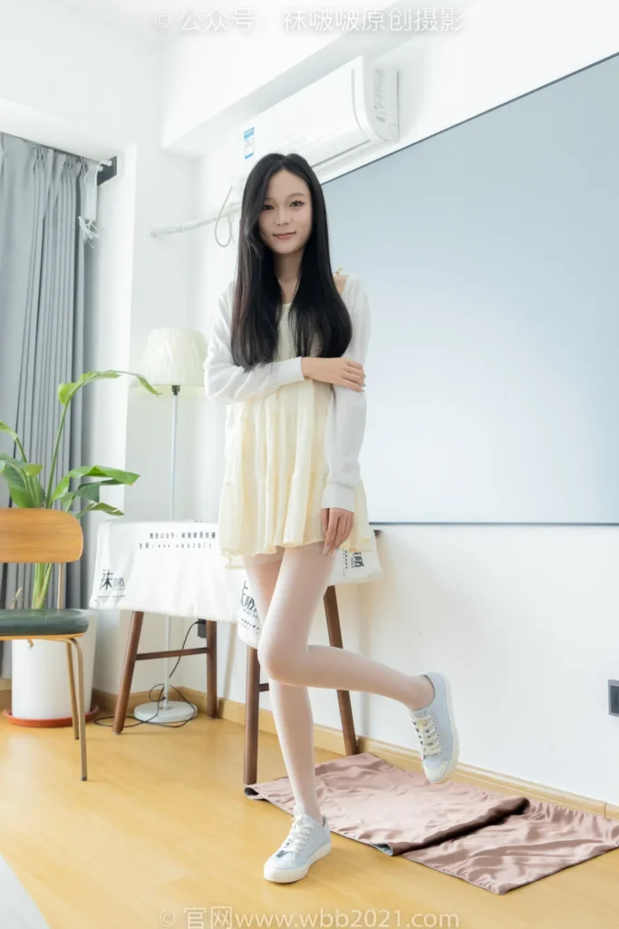 [BoBoSocks袜啵啵]NO.517 焦糖-帆布鞋、薄白丝[147P/1V/5.30GB]插图1