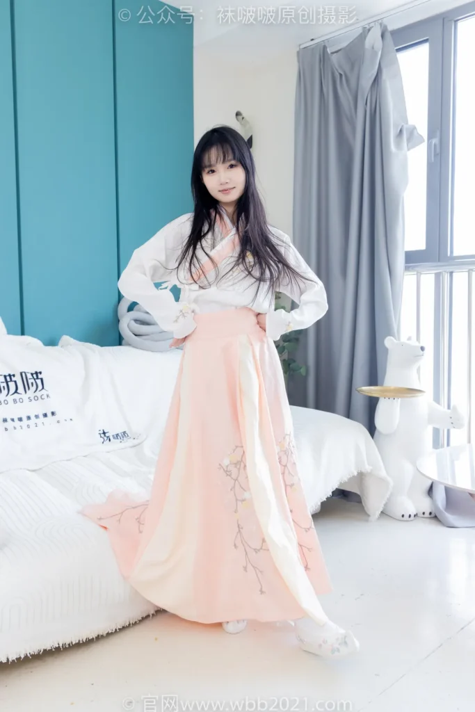 [BoBoSocks袜啵啵]NO.518 甜甜圈-平底鞋、白棉袜、裸足、汉服古装[168P/1V/6.85GB]插图1