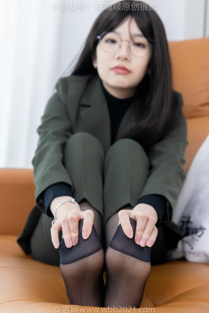 [BoBoSocks袜啵啵]NO.519 小甜豆 高跟鞋、薄黑丝、裸足、ol制服、裤里丝[143P/1V/6.70GB]插图3