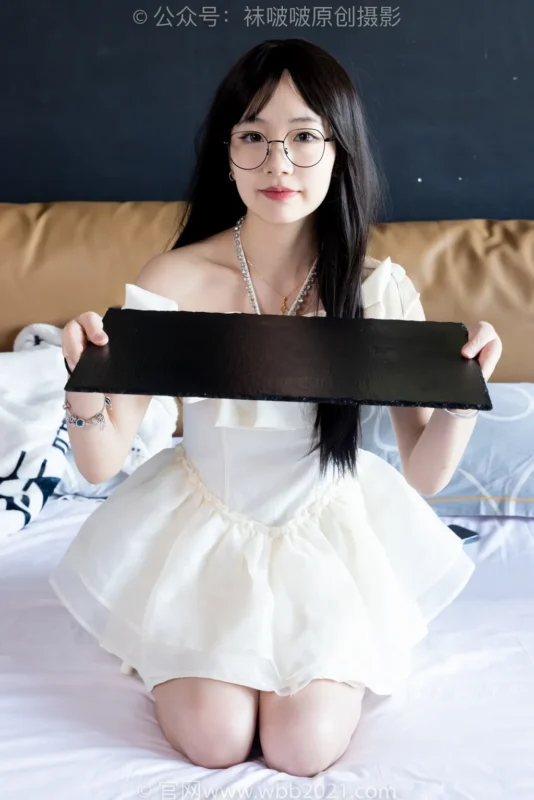 [BoBoSocks袜啵啵]NO.525 小甜豆-高跟鞋、短白丝、裸足、裸足刀叉摆盘剧情[210P/1V/6.73GB]-无料摄影圈