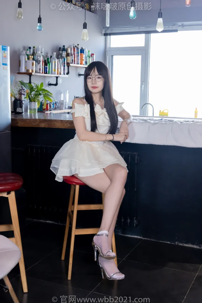 [BoBoSocks袜啵啵]NO.525 小甜豆-高跟鞋、短白丝、裸足、裸足刀叉摆盘剧情[210P/1V/6.73GB]插图1