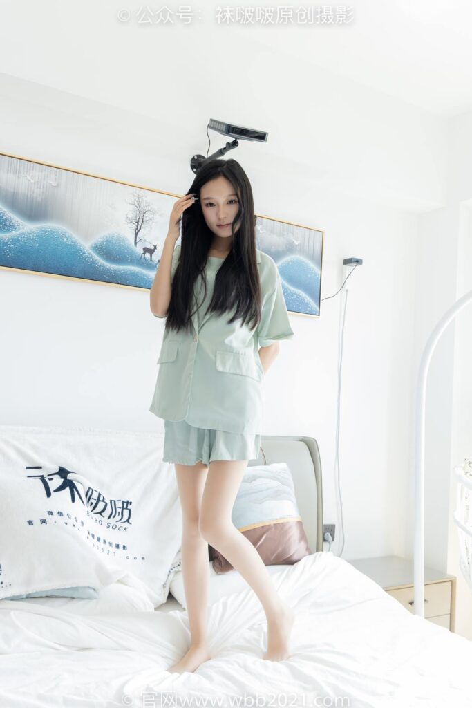 [BoBoSocks袜啵啵]NO.526 焦糖-三双高跟鞋、薄肉丝（脚尖透明款）、裸足（红色美甲）（花絮版）[145P/1V/6.00GB]插图3