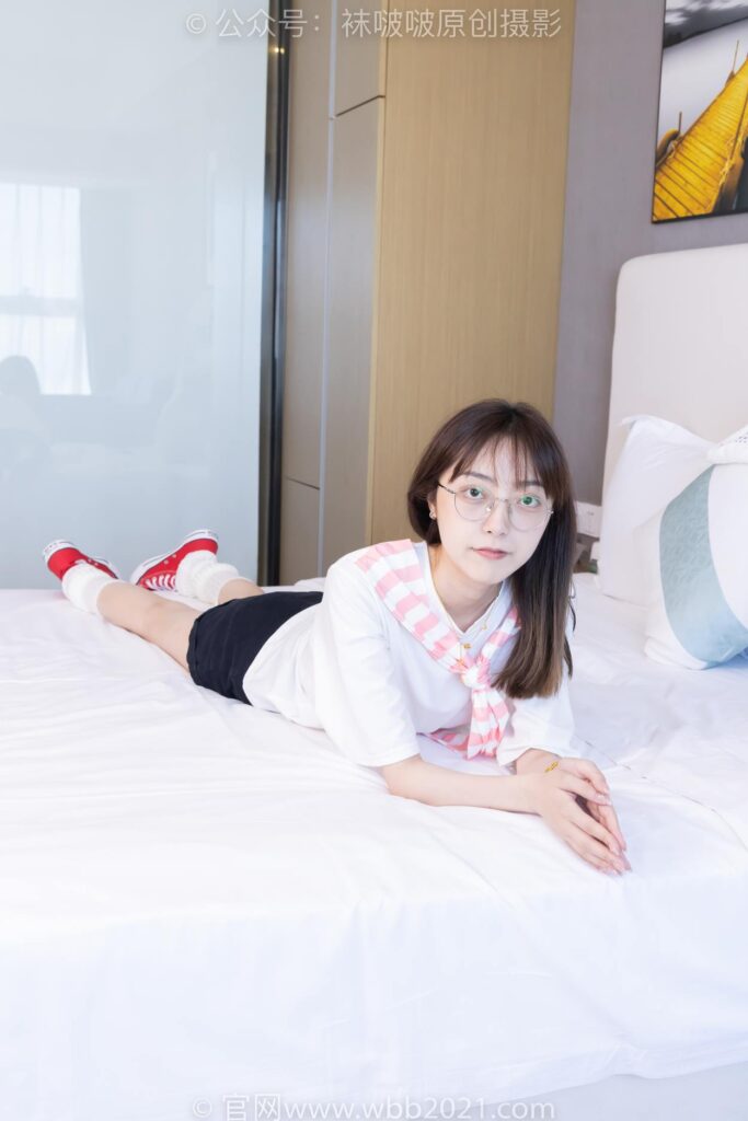 [BoBoSocks袜啵啵]NO.527 稚予-帆布鞋、堆堆袜套、白棉袜（花絮版）[140P/1V/6.34GB]插图2