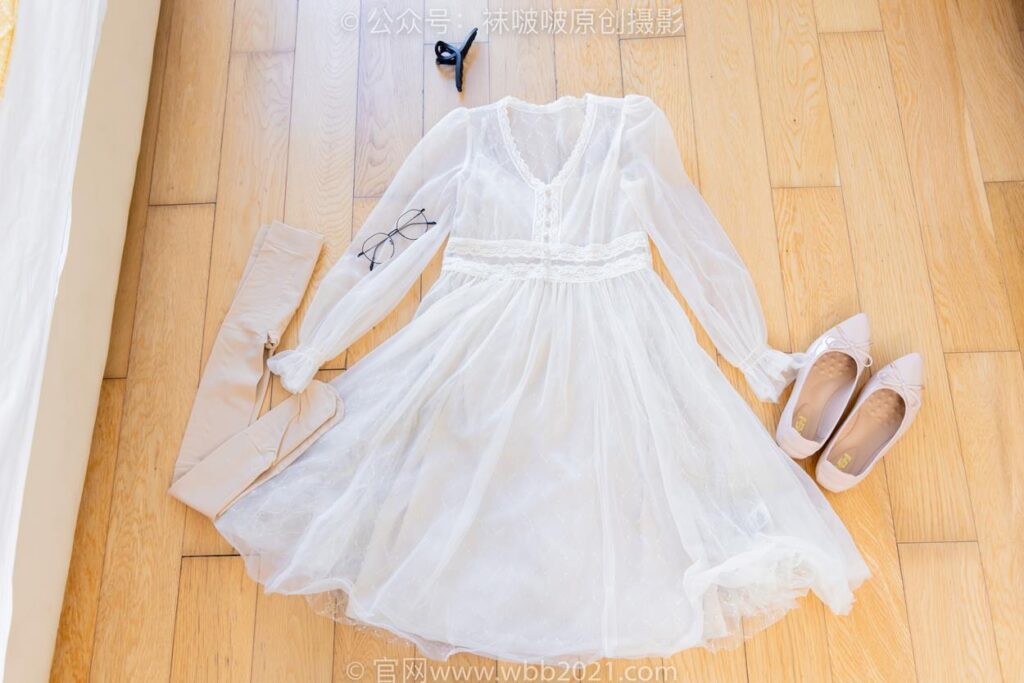 [BoBoSocks袜啵啵]NO.532 奶油-平底鞋、厚肉丝、瑜伽动作,皮筋绑脚老头乐挠脚剧情[140P/1V/5.03GB]插图1