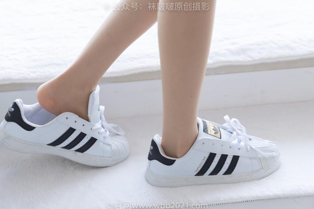 [BoBoSocks袜啵啵]NO.541 稚予-两双板鞋、薄灰丝、薄肉丝、jk制服[140P/1V/4.95GB]插图3