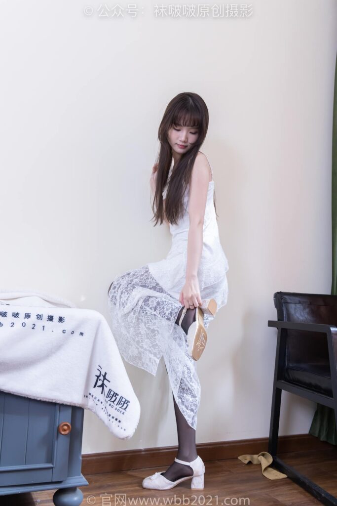 [BoBoSocks袜啵啵]NO.542 甜甜圈 高跟鞋、薄黑丝、薄肉丝、裸足、撕丝袜剧情[160P/1V/6.06GB]插图1