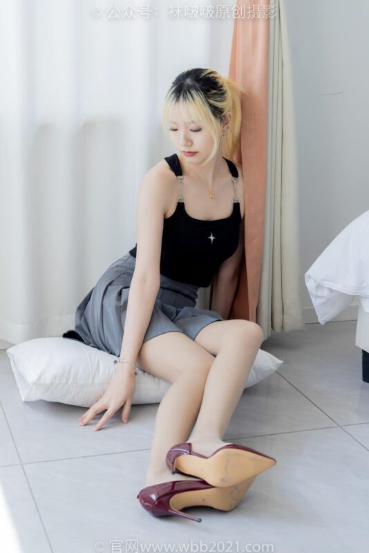 [BoBoSocks袜啵啵]NO.546 小甜豆-高跟鞋、高跟长靴、薄肉丝、薄灰丝、裸足[167P/1V/7.59GB]-无料摄影圈