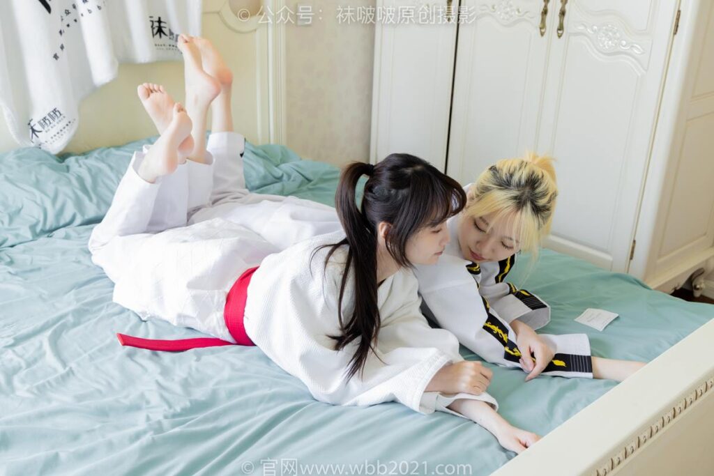 [BoBoSocks袜啵啵]NO.549 小甜豆甜甜圈-运动鞋、帆布鞋、肉丝、棉袜、裸足[149P/1V/6.80GB]插图3