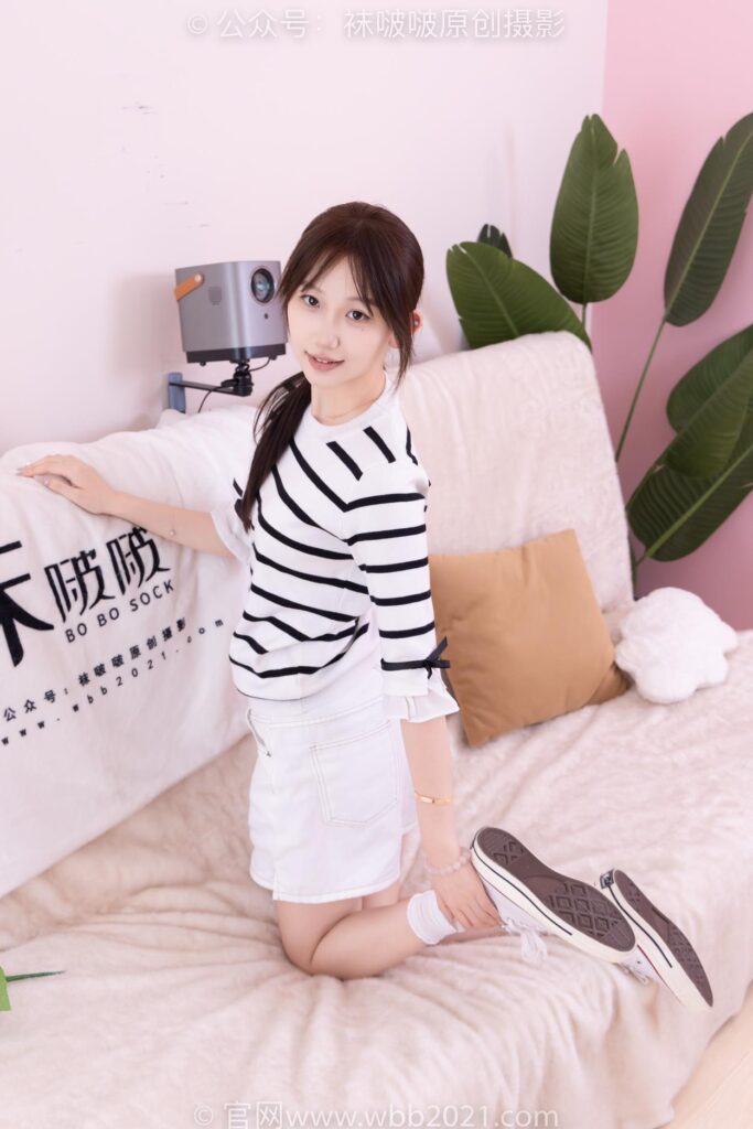 [BoBoSocks袜啵啵]NO.556 香菜-帆布鞋、白棉袜、裸足[149P/1V/5.75GB]插图2