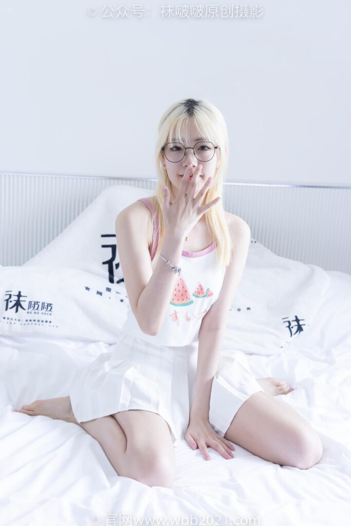 [BoBoSocks袜啵啵]NO.558 小甜豆-帆布鞋、黑丝、裸足[155P/1V/5.27GB]插图3