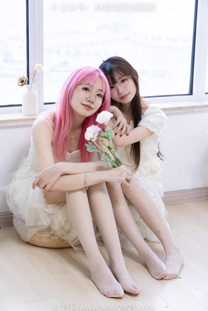 [BoBoSocks袜啵啵]NO.563 小甜豆甜甜圈-高跟鞋、油亮白丝、裸足[215P/1V/8.40GB]插图2