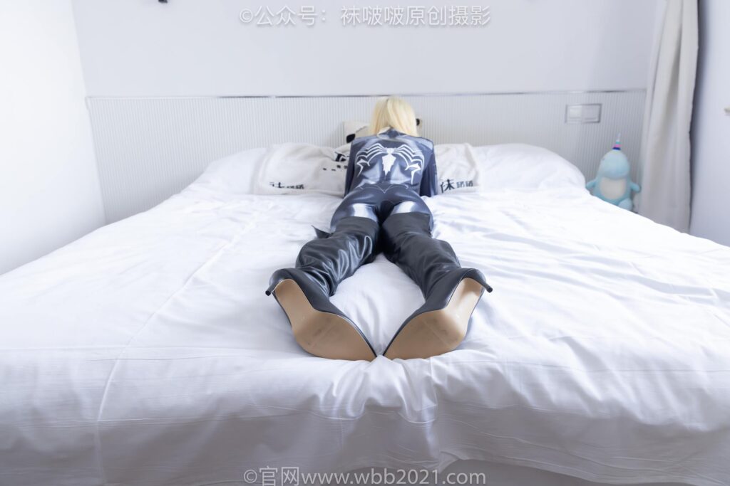 [BoBoSocks袜啵啵]NO.572 小甜豆-连体服、长靴、薄黑丝[181P/1V/7.79GB]插图3