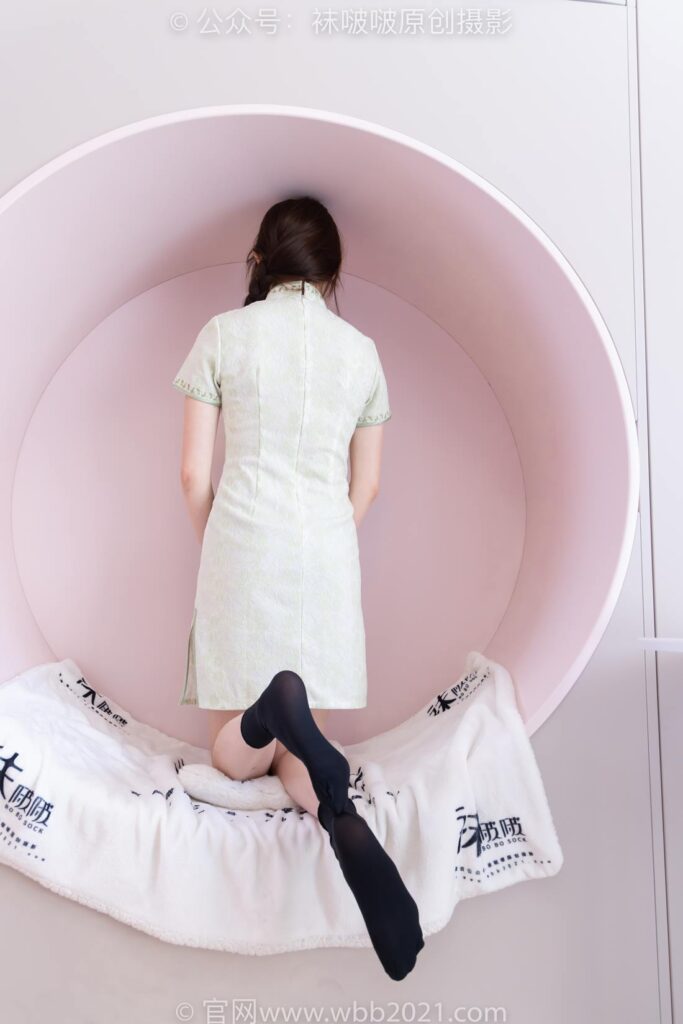 [BoBoSocks袜啵啵]NO.577 香菜-皮鞋、平底鞋、肉色船袜、黑棉袜、旗袍[140P/1V/5.65GB]插图