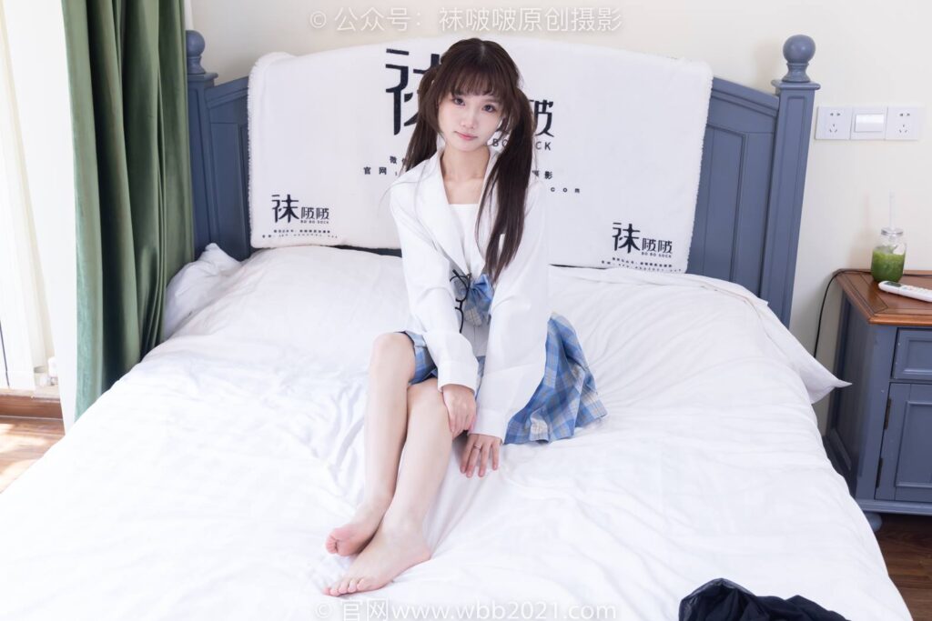 [BoBoSocks袜啵啵]NO.578 甜甜圈-高跟鞋、薄黑丝、薄白丝小腿袜、裸足、jk制服[149P/1V/5.92GB]插图3