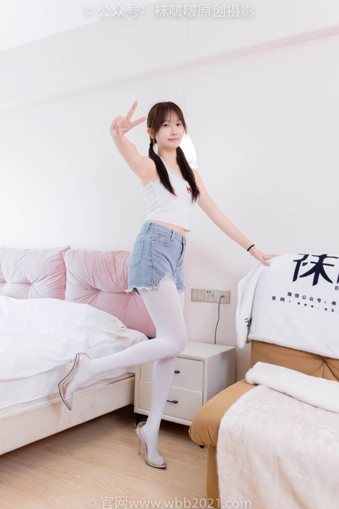 [BoBoSocks袜啵啵]NO.582 香菜-高跟鞋、厚白丝、裸足[152P/1V/5.82GB]插图1