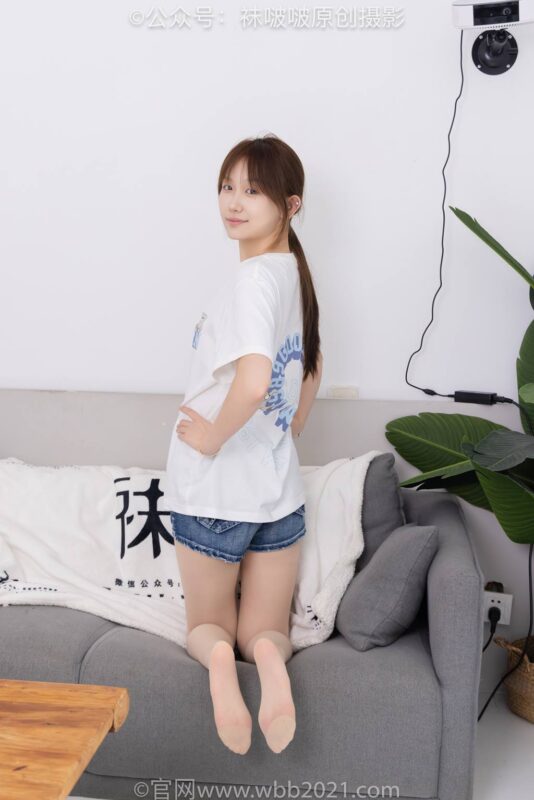 [BoBoSocks袜啵啵]NO.587 香菜-匡威帆布鞋、薄肉丝[179P/1V/9.41GB]-无料摄影圈