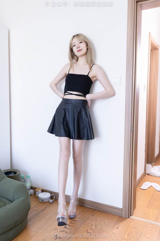 [BoBoSocks袜啵啵]NO.592 小甜豆-高跟鞋、高跟凉鞋、油亮薄肉丝、油亮薄黑丝、裸足[200P/1V/6.84GB]插图1