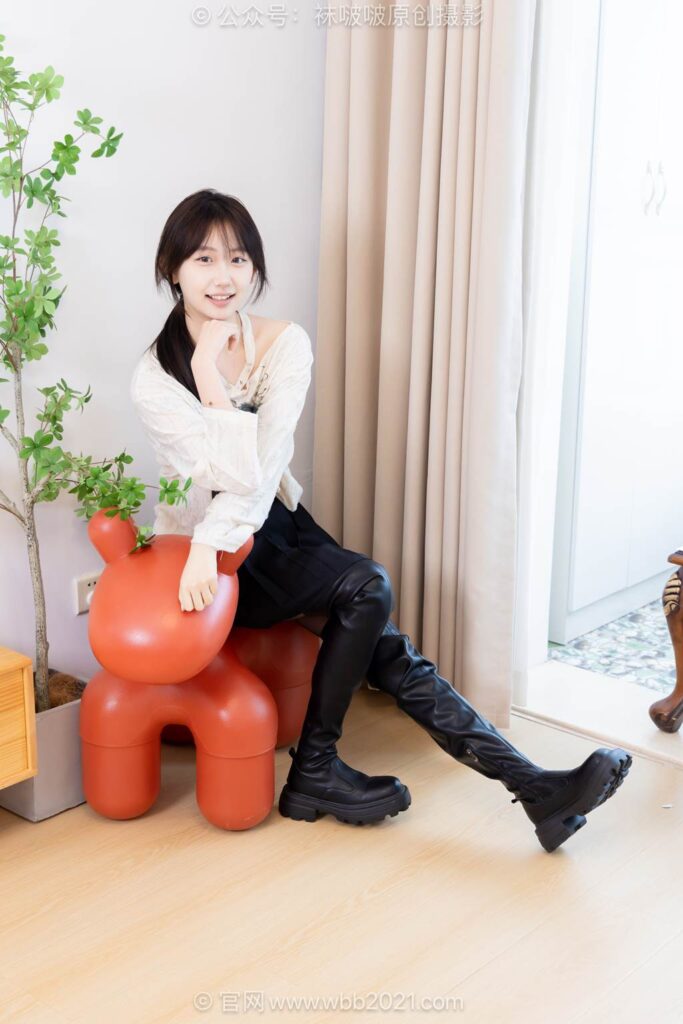 [BoBoSocks袜啵啵]NO.602 香菜-长靴、白棉袜、薄黑丝[144P/1V/5.51GB]插图2