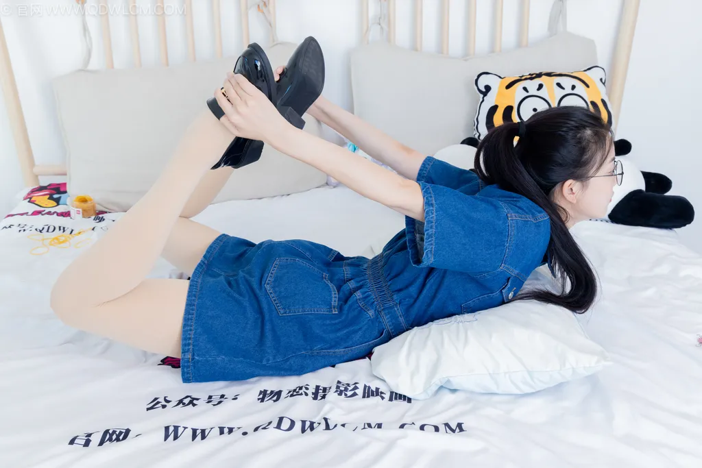 物恋传媒 NO.2503 茯苓-皮鞋、白棉袜、厚肉丝[150P/1V/3.93GB]插图3