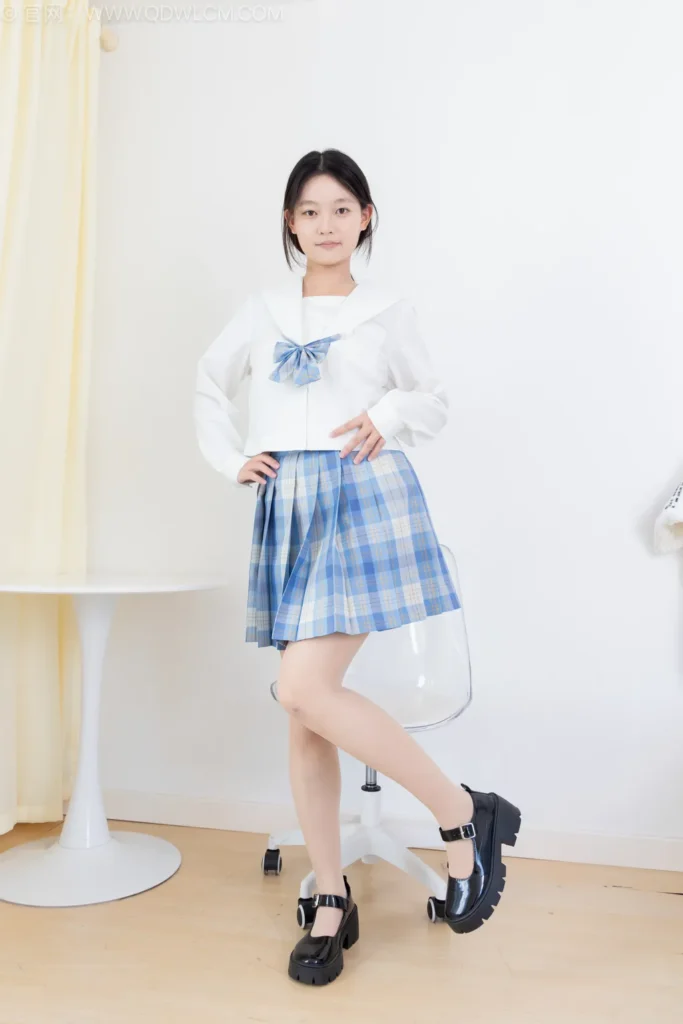 物恋传媒 NO.2505 芙芙-皮鞋、薄肉丝、jk制服[155P/1V/3.71GB]插图1