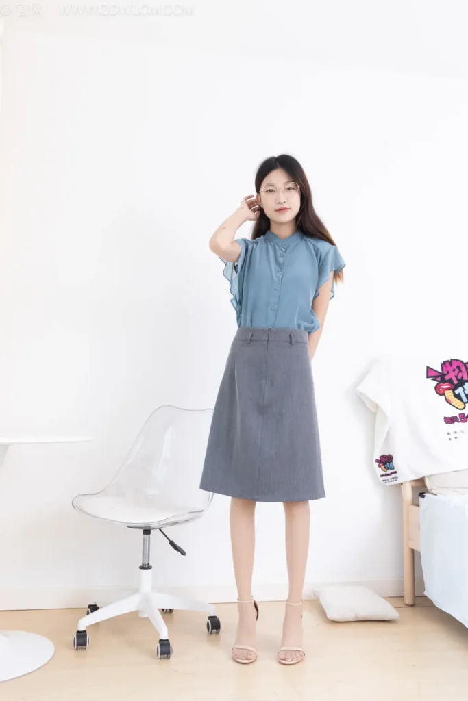 物恋传媒 NO.2508 小夏-高跟鞋、薄肉丝、裸足[150P/1V/6.04GB]插图1