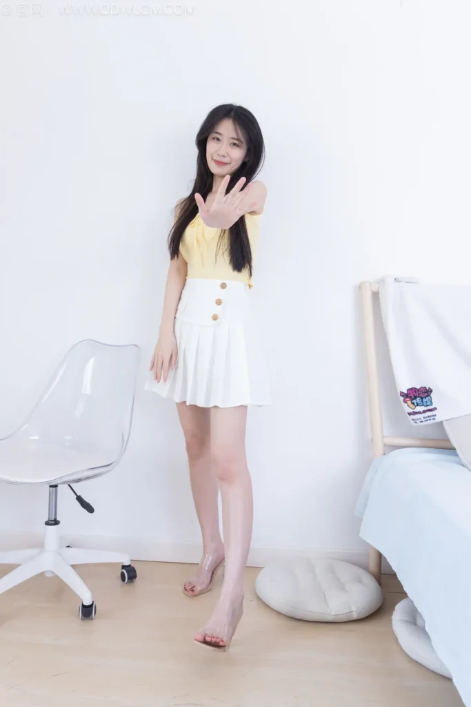 物恋传媒 NO.2510 菜菜-高跟鞋、高跟凉鞋、短白棉袜、裸足[170P/1V/6.55GB]插图