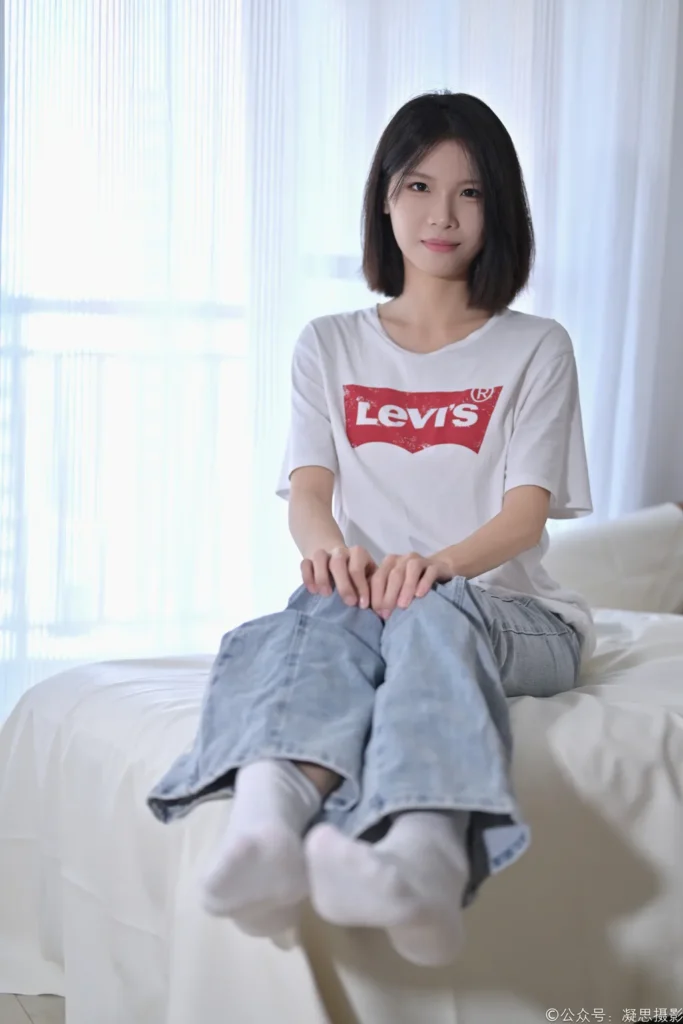 凝思摄影 NO.035 小睿-T恤、短白袜、平底鞋[145P/1V/5.48GB]插图