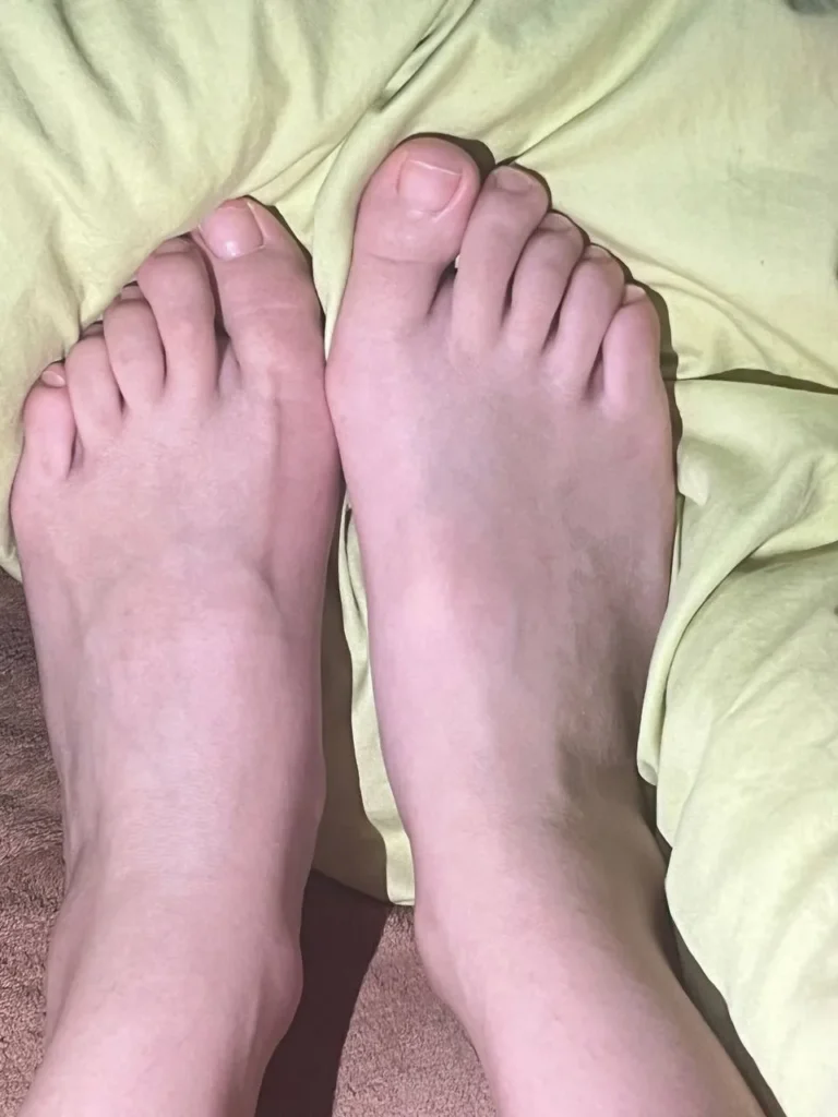 脚模面试脸足同框套路系列-180 高颜值红白脚 [5V/71M]插图