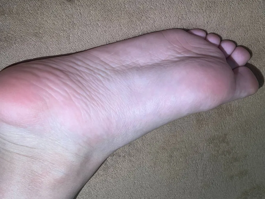 脚模面试脸足同框套路系列-180 高颜值红白脚 [5V/71M]插图2